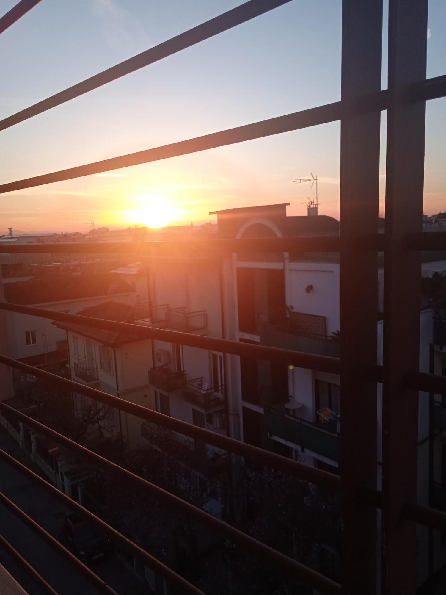 リミニIl Tramontoアパートメント エクステリア 写真